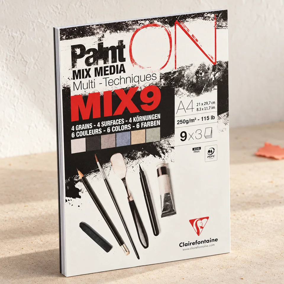 Clairefontaine — PaintON MIX9 A4 de Clairefontaine, mise en situation dans un atelier de papier écru et corail